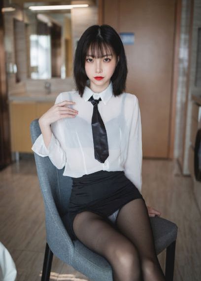 美丽的小蜜蜂4娃娃脸